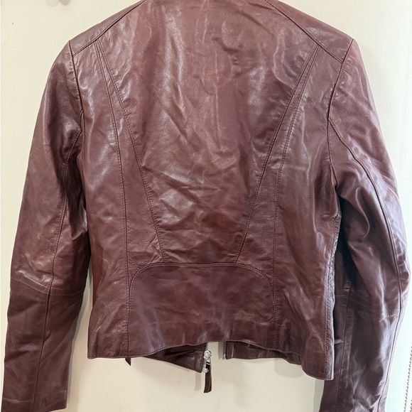 Danier Burgundy Leather Moto Jacket with Stand-Up Collar - Picture 3 of 7